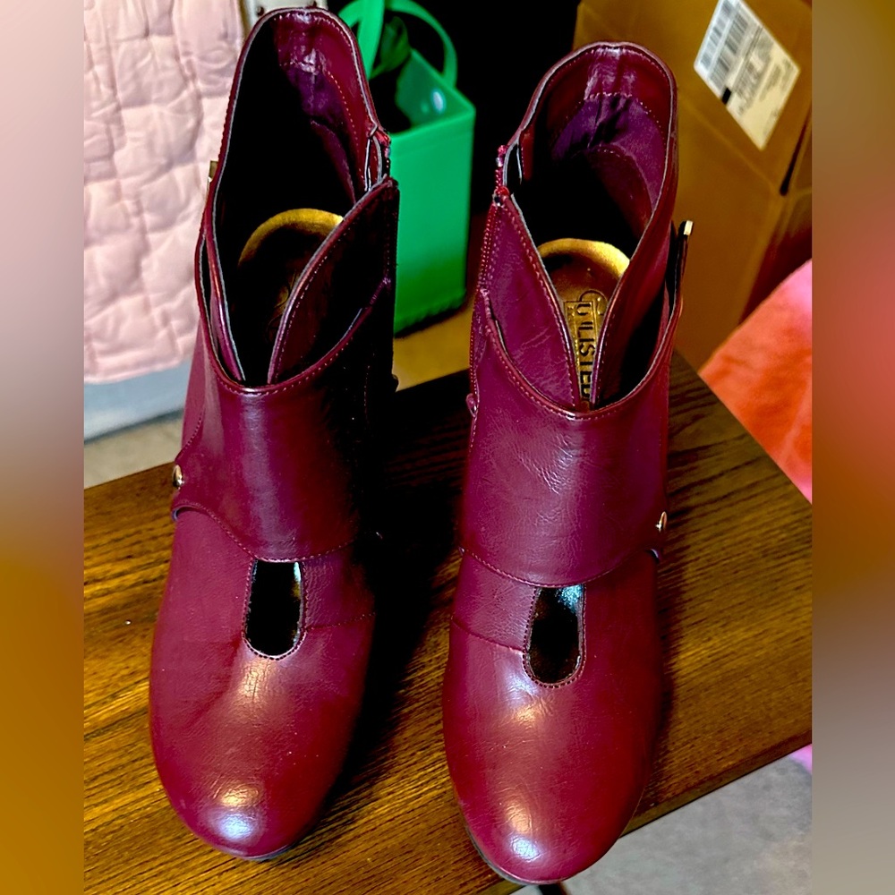 3.5” heel, ankle boot, perfect for dress up or down; true to size